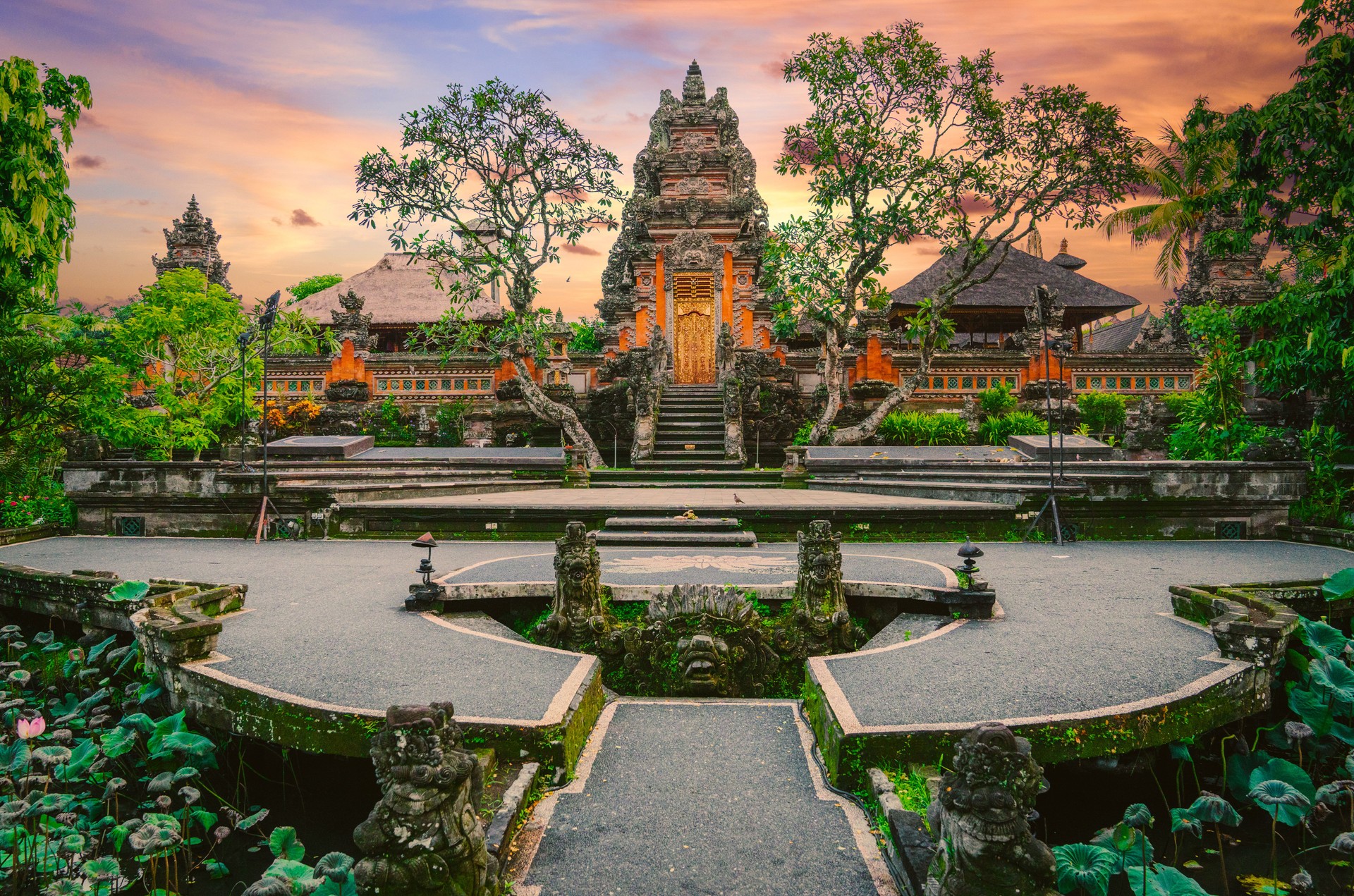 Bali, Saraswati Hindu temple in Ubud